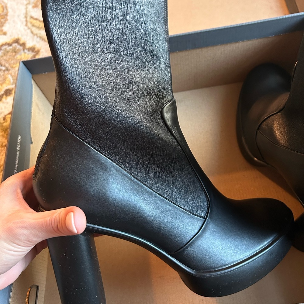 Ecco booties - Picture 6 of 10